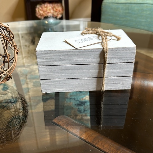 Home decor box is approximately 7”x 3.5” - Picture 3 of 4